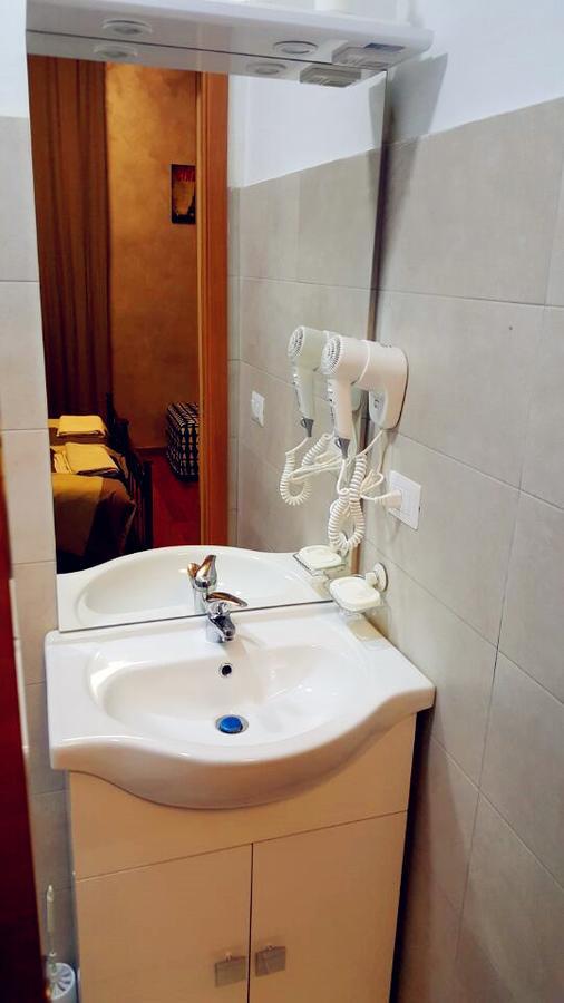 Rome Napoleone Rooms Bagian luar foto